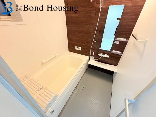 小学校徒歩約9分の安心通学・耐震等級3　西区今寺　限定1棟の浴室