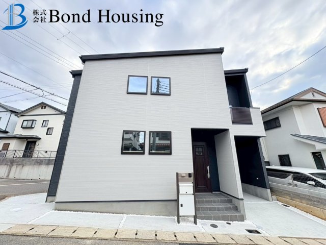 小学校徒歩約9分の安心通学・耐震等級3　西区今寺　限定1棟の外観