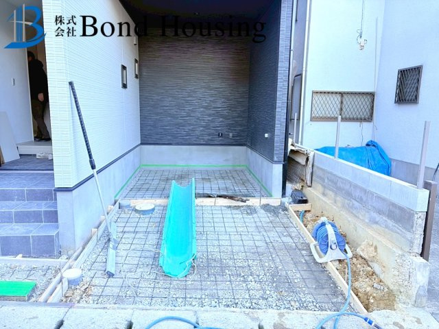 小学校徒歩約9分の安心通学・耐震等級3　西区今寺　限定1棟の前面道路含む現地写真