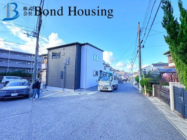 小学校徒歩約9分の安心通学・耐震等級3　西区今寺　限定1棟の外観