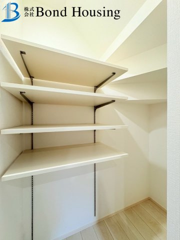 小学校徒歩約9分の安心通学・耐震等級3　西区今寺　限定1棟の収納