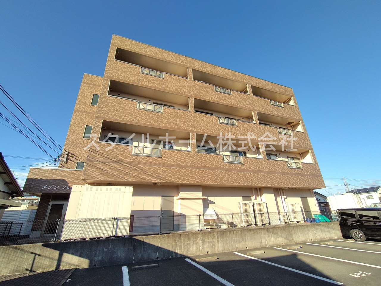 メゾンソレイユ