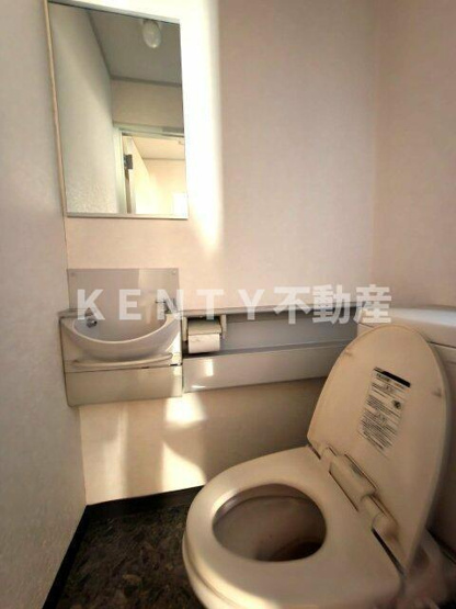 【トイレ】 | 飯島ビル　新館 | コンパクトで使いやすいトイレです