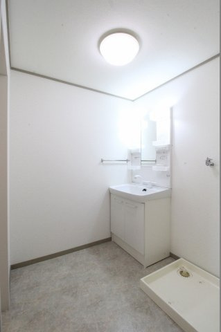 タウンハウス伊川谷の洗面所|※お部屋により仕様が異なる場合があります※