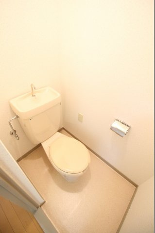タウンハウス伊川谷のトイレ|※お部屋により仕様が異なる場合があります※
