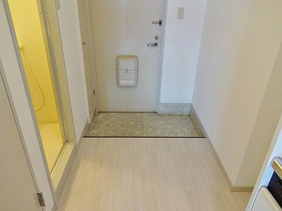 サンハイツ雅の玄関