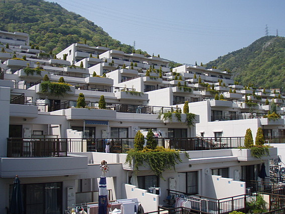 ジオ六甲山手の外観