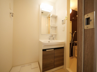 【洗面所】 | ファーストフィオーレ長田グランディール | スペースが確保できる洗面所です