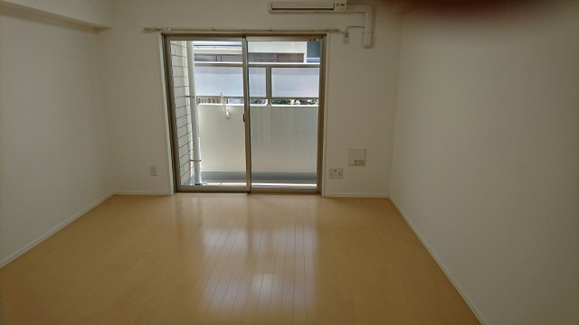 ドミール宮町の居間・リビング