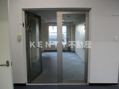 【エントランス】 | リビングライフ大崎ビル | エントランスです