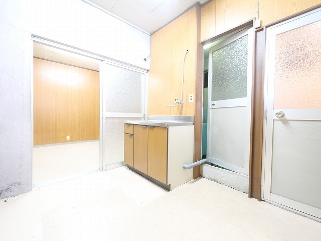 四条大路店舗の内装|中はこのようになっています