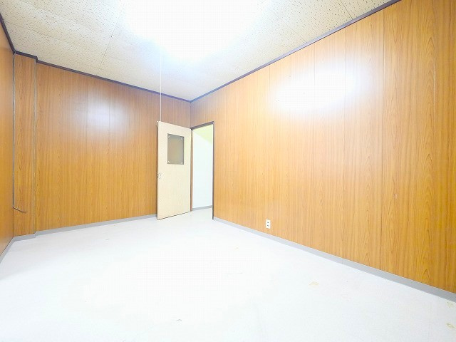 四条大路店舗の洋室|コンパクトで使いやすい洋室です