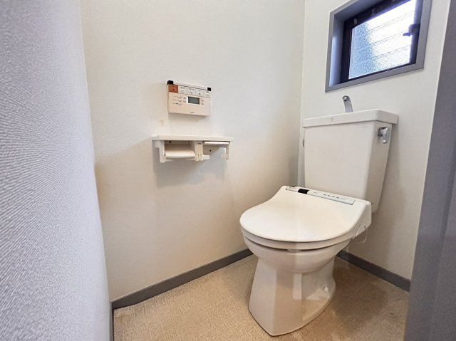 篠原本町3丁目　中古戸建のトイレ|1階、2階にトイレございます。