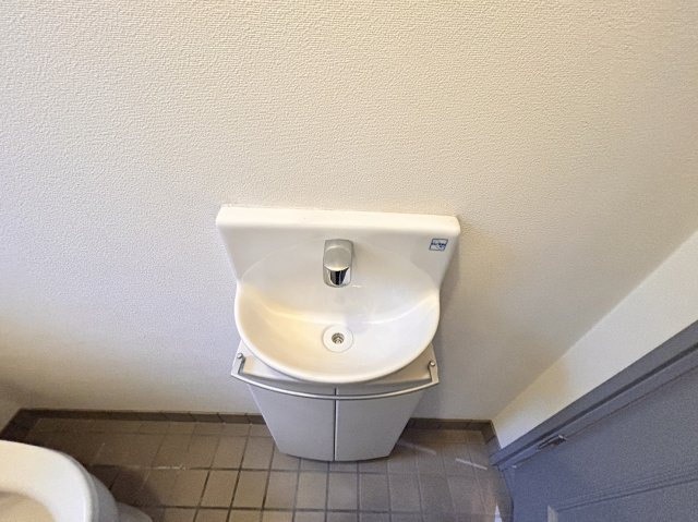 篠原本町3丁目　中古戸建のトイレ