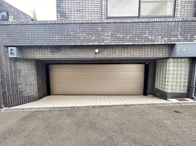 篠原本町3丁目　中古戸建の駐車場