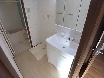 【洗面所】 | Green Gables（グリーンゲイブルズ） | 脱衣スペースもあります