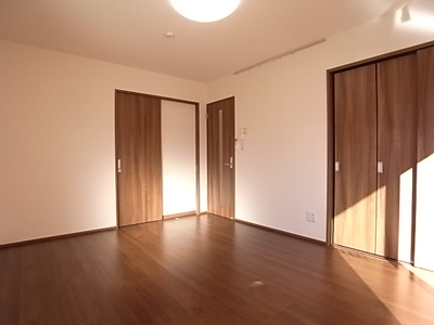 【寝室】 | Green Gables（グリーンゲイブルズ） | 広くて明るい寝室