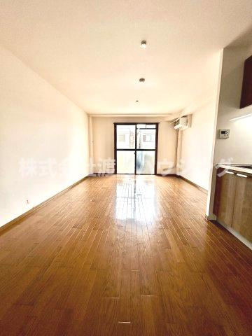 エクセレント江坂の居間・リビング