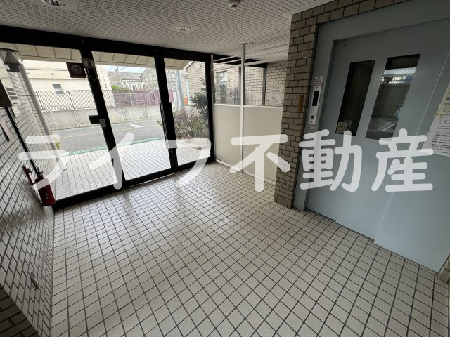 メゾン菊水のエントランス