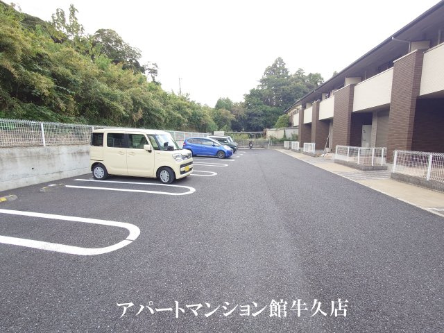 グランデッツアの駐車場