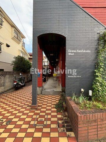 クロノス上福岡のエントランス