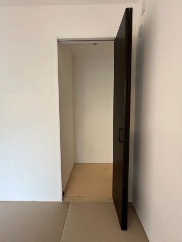 【収納】 | JGMヴェルデ友丘・壱番館 | 収納スペースは奥行きがあり見た目よりもたっぷり物が入ります