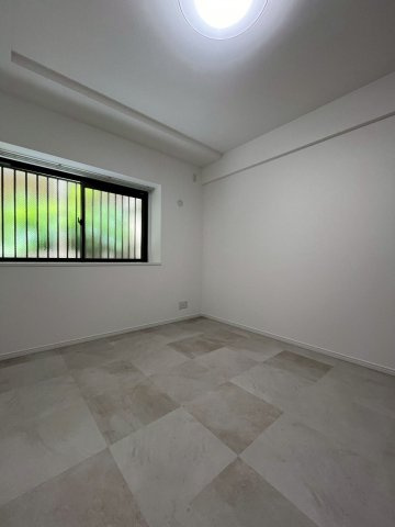 【洋室】 | JGMヴェルデ友丘・壱番館 | 各部屋にはクローゼットを完備しています！収納が多いお家はすっきりして快適空間です