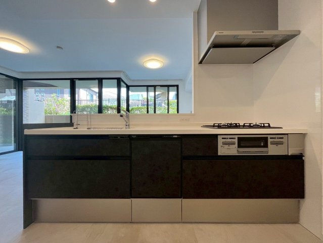 【キッチン】 | JGMヴェルデ友丘・壱番館 | 背面スペースはゆとりがあり、冷蔵庫や食器棚も置けます