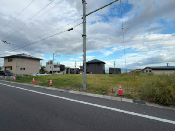 ピースタウン大津高砂2区画の前面道路含む現地写真