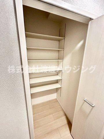 トゥジーテの収納|天井高シューズBOX