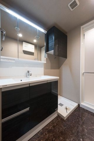 レジディア六本木檜町公園の独立洗面台