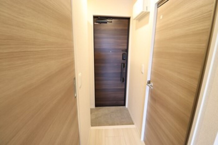 D-room姉体の玄関