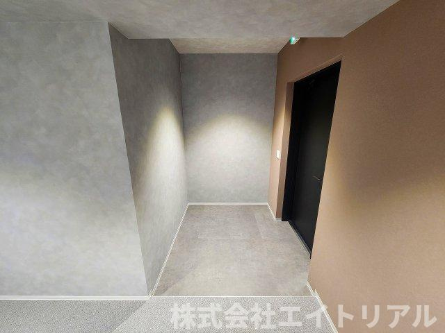 豊田駅前新築ビルの内装