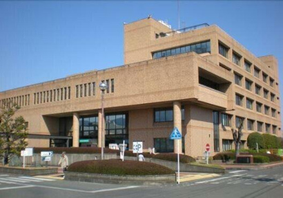 伊勢原市役所まで1060m