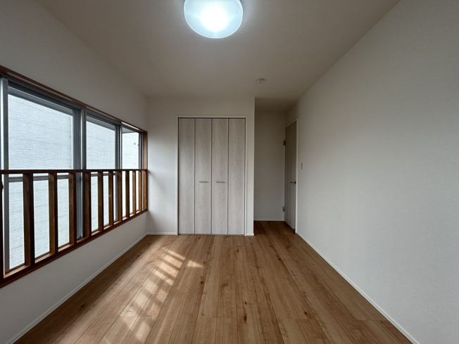 【洋室】 | 古賀市花見東４丁目　戸建て | 南向きの明るい洋室です