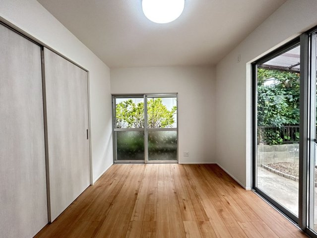 【洋室】 | 古賀市花見東４丁目　戸建て | 1階の洋室は和室から変更して、クローゼットを設置しました