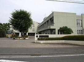 神奈川県立秦野曽屋…まで1586m