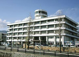 秦野市役所まで981m