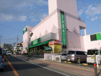 フードワン鶴巻店まで442m