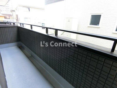 【バルコニー】 | サンパークⅢ | 晴れた日には洗濯物もたくさん干せます。