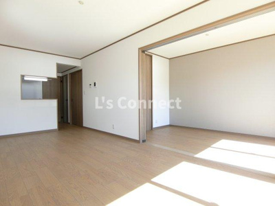 【内装】 | サンパークⅢ | １２．８帖のＬＤＫ。