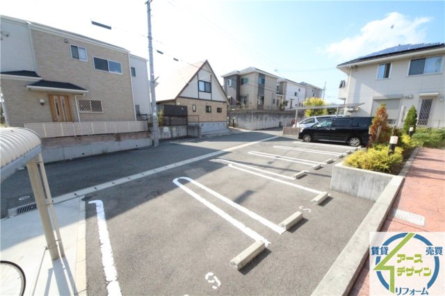 ラフレシールⅡの駐車場