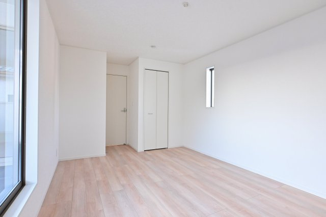 【洋室】 | クレイドルガーデン　大泉町吉田第12 | 子ども部屋にピッタリな2階の洋室です！