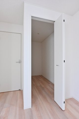 【収納】 | クレイドルガーデン　大泉町吉田第12 | 憧れのウォークインクローゼットでお洋服もたっぷり収納！