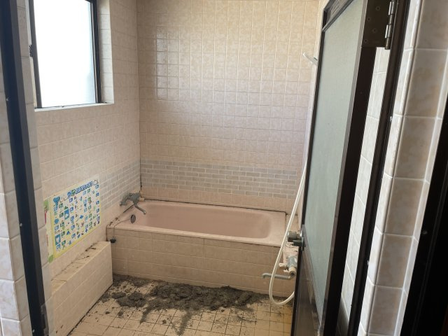 糸満市字糸満中古戸建の浴室