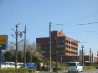 毛呂山町役場まで901m