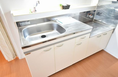 【キッチン】 | コーポラス谷神A | コンパクトなキッチンで掃除もラクラク