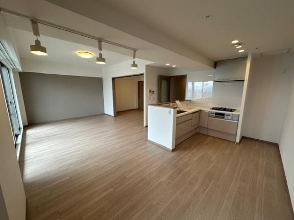 【居間・リビング】 | ロイヤルメドゥ香里園タワー