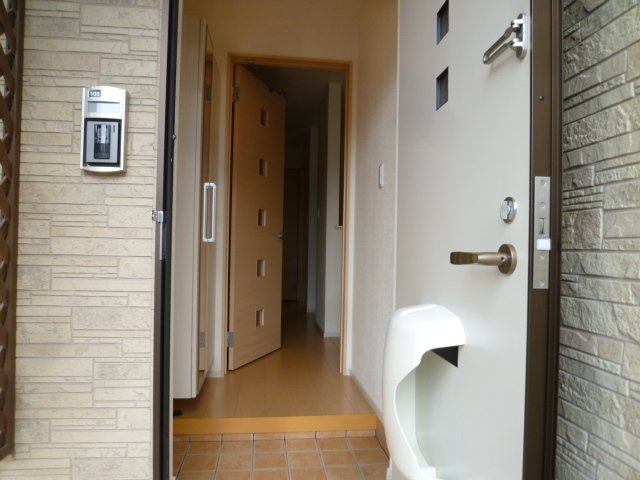 メゾン・アイリスの玄関|シンプルで使いやすい玄関です