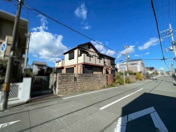 和歌山市東高松3丁目　中古戸建の前面道路含む現地写真